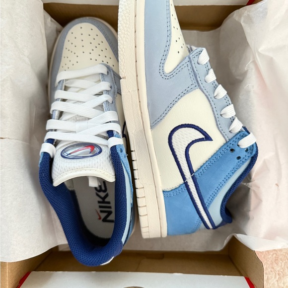 Nike Blue and White High-Top Sneakers - Picture 4 of 5